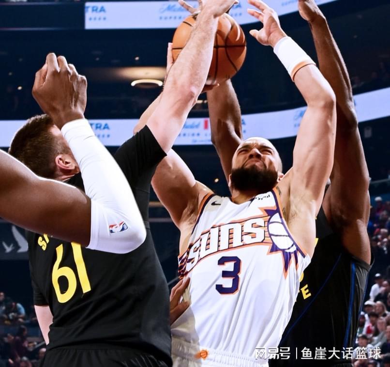 九游体育-勇士101-97太阳！科尔终于看清现实，库里谈波尔津吉斯也把话挑明