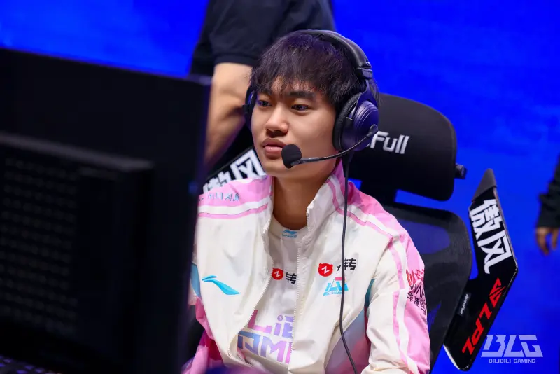 九游体育官方入口-Knight：TES状态非常好，天和杰克越打越好，期待和他们交手